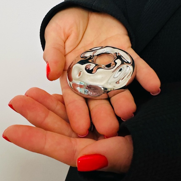 New Brooch Irregular Water Wave Pattern Hollow Circular Metal Large chunky - Picture 6 of 6